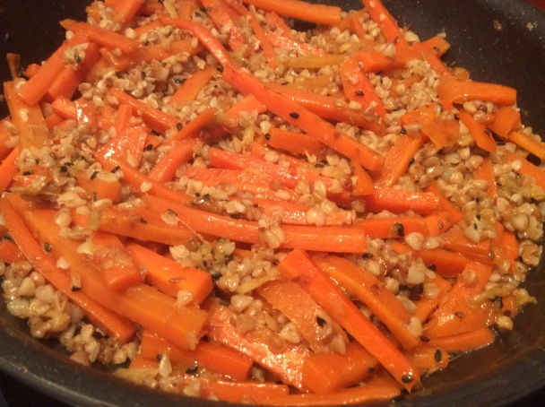 Teplý mrkvovo-pohánkový šalát (fotorecept) - obrázok 3