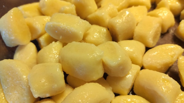 Gnocchi s jednoduchou paradajkovou omáčkou (fotorecept) - obrázok 1