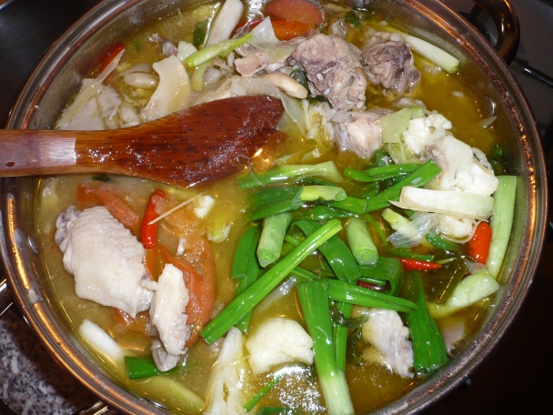 Thajská fúzia Tom kha kai (kuracia polievka z kokosového mlieka) a Kaeng khiao wan (zelené karí) - obrázok 13
