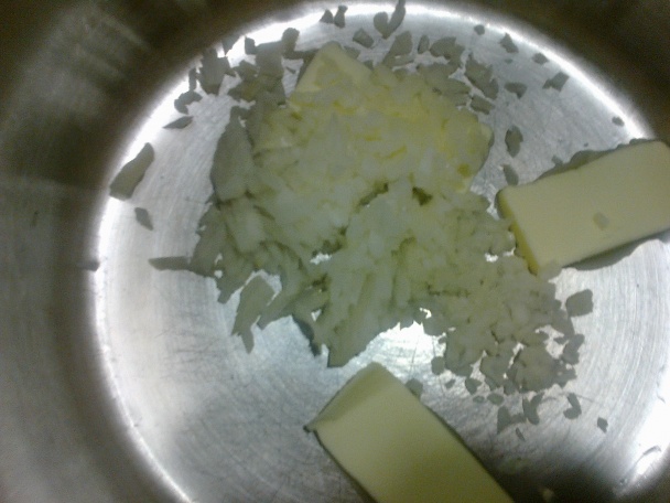 Rýchle cestoviny s domácou omáčkou, slaninou a šunkou (fotorecept) - obrázok 2