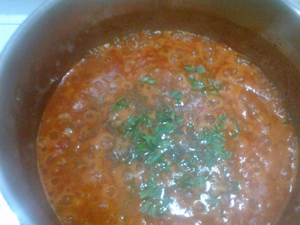 Rýchle cestoviny s domácou omáčkou, slaninou a šunkou (fotorecept) - obrázok 7