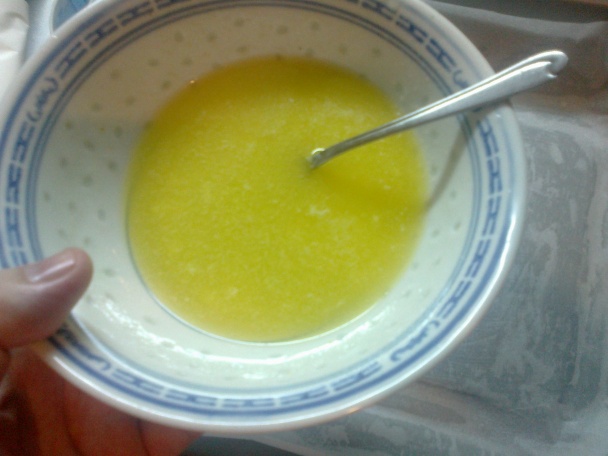 Rýchly obrátený orechový koláč so slivkami (fotorecept) - obrázok 4