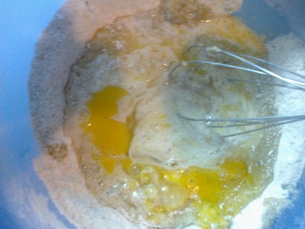 Rýchly obrátený orechový koláč so slivkami (fotorecept) - obrázok 7