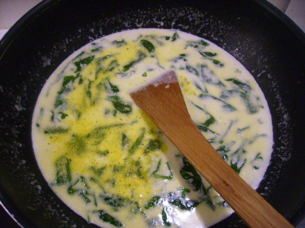 Cestoviny s kuracím mäsom a baby špenátom v smotanovej omáčke - obrázok 6