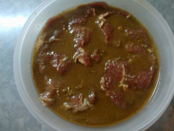 Štavnaté zapečené marinované rezne - obrázok 1