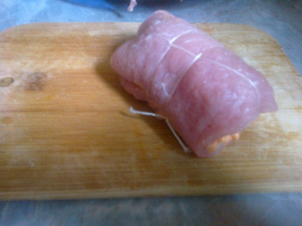 Pikantné bravčové závitky s klobásou (fotorecept) - obrázok 6