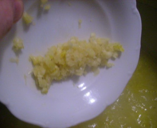 Antichripkačka - Cesnaková krémová polievka s nivovo-cesnakovými krutónmi (fotorecept) - obrázok 9