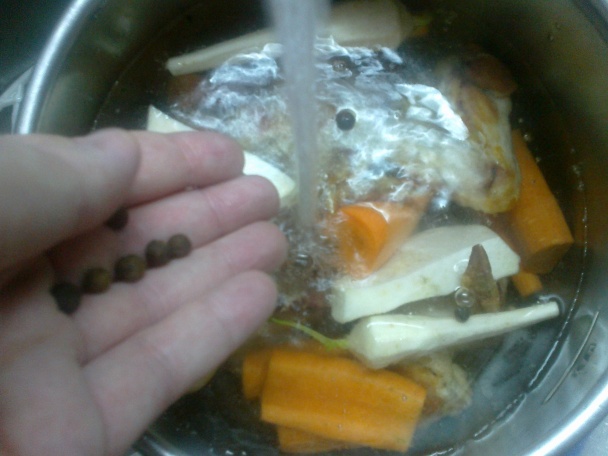 Kuracia polievka s pečeňovo-hríbovými knedličkami (fotorecept) - obrázok 4