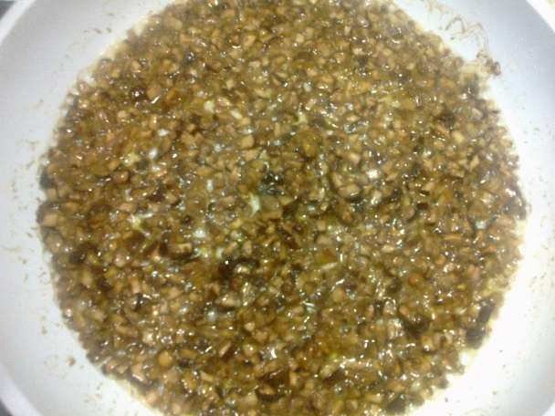 Kuracia polievka s pečeňovo-hríbovými knedličkami (fotorecept) - obrázok 11