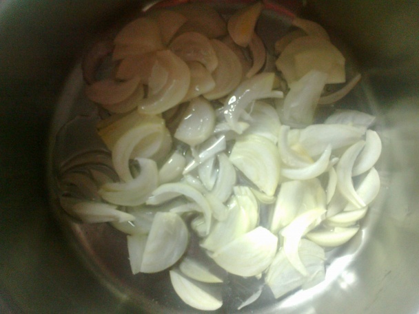 Kuracia pečeň na cibuli a slanine s krémovým zemiakovo-cibuľkovým pyré (fotorecept) - obrázok 2