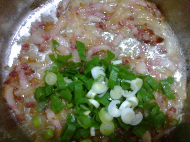 Kuracia pečeň na cibuli a slanine s krémovým zemiakovo-cibuľkovým pyré (fotorecept) - obrázok 4