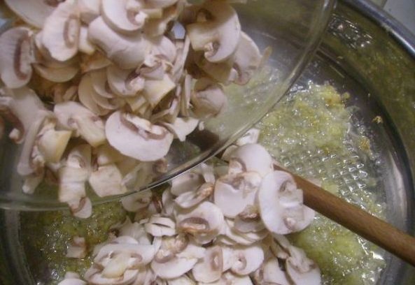 Gnocchi s omáčkou zo šampiňónov, dubákov, parmezánu, prosciutta a smotany  (fotorecept) - obrázok 3