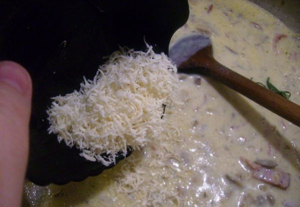 Gnocchi s omáčkou zo šampiňónov, dubákov, parmezánu, prosciutta a smotany  (fotorecept) - obrázok 11