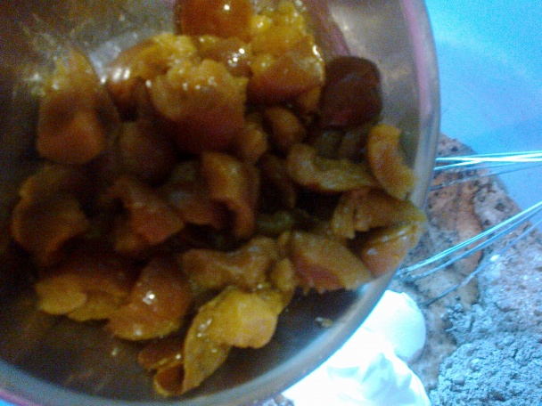 Šťavnatá bábovka zo špaldovej múky a semoliny so slivkami a tvarohom (fotorecept) - obrázok 5