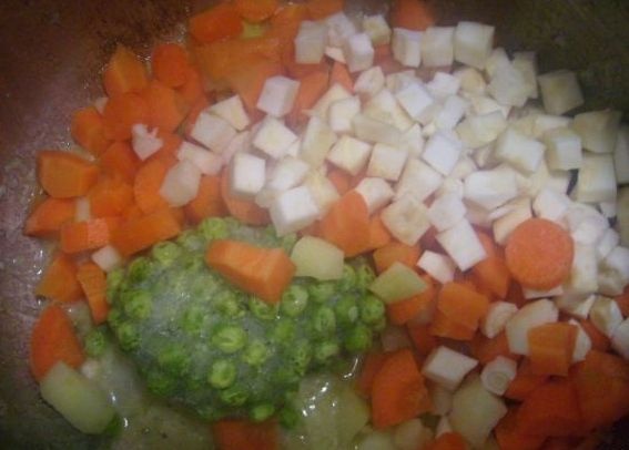 Kuracie kúsky so zeleninou v jemnej zeleninovo-smotanovej omáčke (fotorecept) - obrázok 6