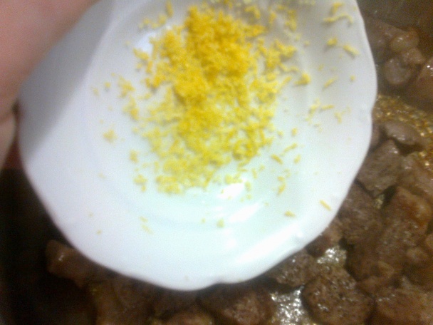 Voňavá krkovička so zemiakmi z jednej panvice (fotorecept) - obrázok 8