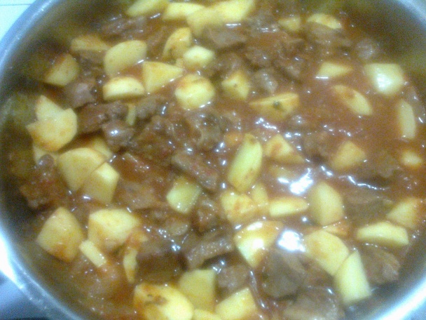 Voňavá krkovička so zemiakmi z jednej panvice (fotorecept) - obrázok 13