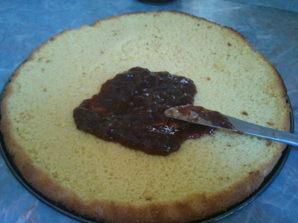 Jahodová torta s mascarpone-banánovým krémom (fotorecept) - obrázok 1