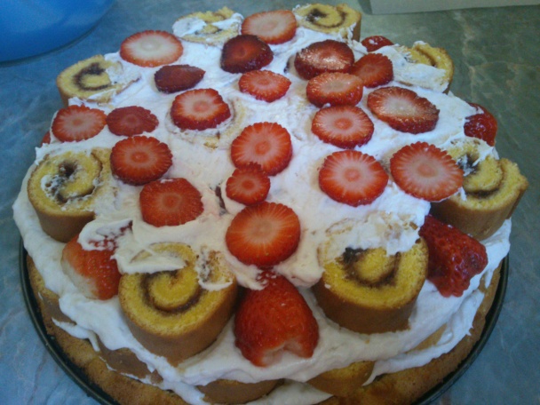 Jahodová torta s mascarpone-banánovým krémom (fotorecept) - obrázok 11