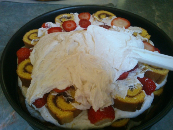 Jahodová torta s mascarpone-banánovým krémom (fotorecept) - obrázok 12