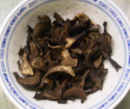 Smotanovo-hubové cestoviny s kuracím mäsom (fotorecept) - obrázok 1
