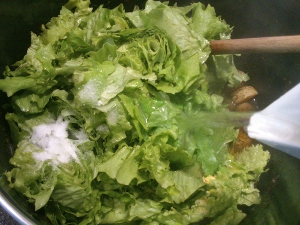 Šalátovka s novými zemiakmi a stratenými vajíčkami (fotorecept) - obrázok 7