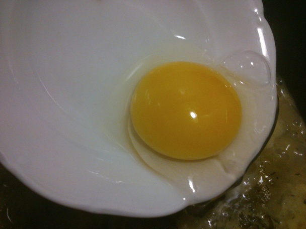 Šalátovka s novými zemiakmi a stratenými vajíčkami (fotorecept) - obrázok 10