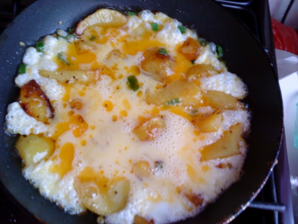 Omeleta s pečenými zemiakmi (fotorecept) - obrázok 3