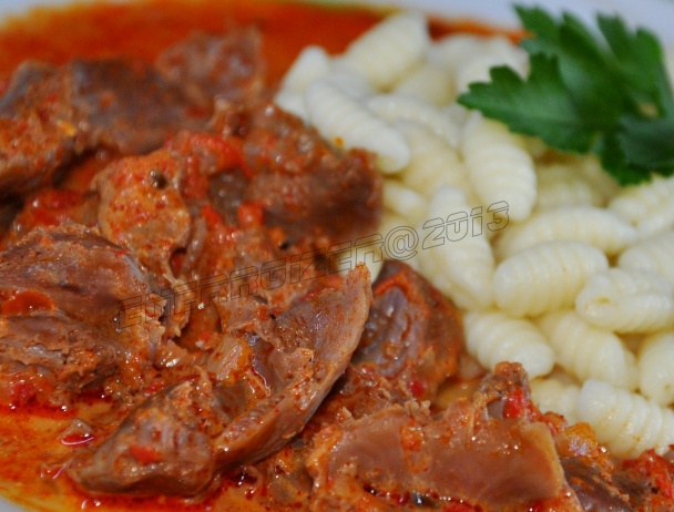 Kuracie žalúdky s chilli a ajvarom (fotorecept) - obrázok 3