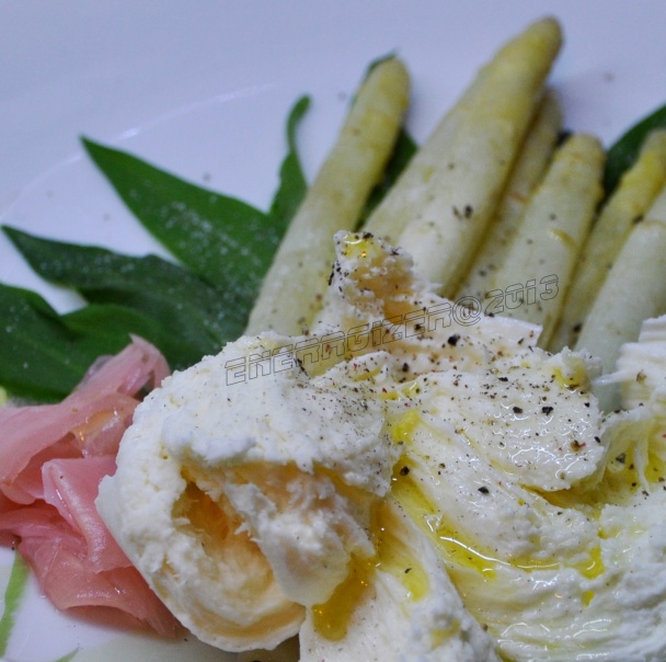 Špargľa s medvedím cesnakom - obrázok 2