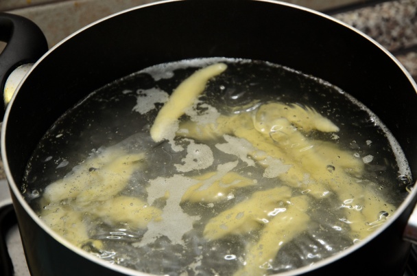 Zemiakové šúľance s čučoriedkovou omáčkou (fotorecept) - obrázok 3
