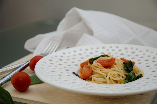 Špagety so špenátom a s paradajkami - obrázok 4