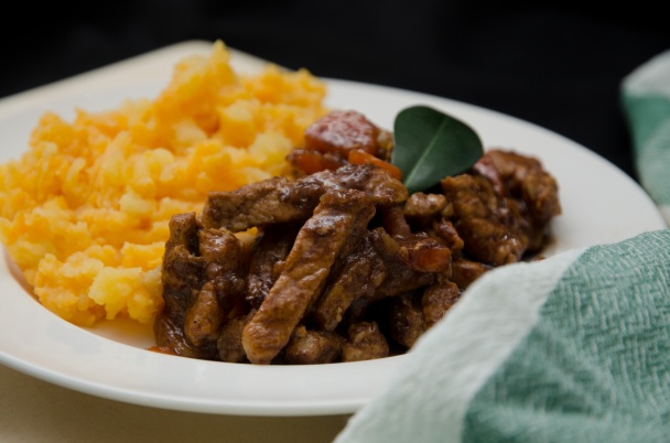 Bravčové stehno s ríbezľami - obrázok 3