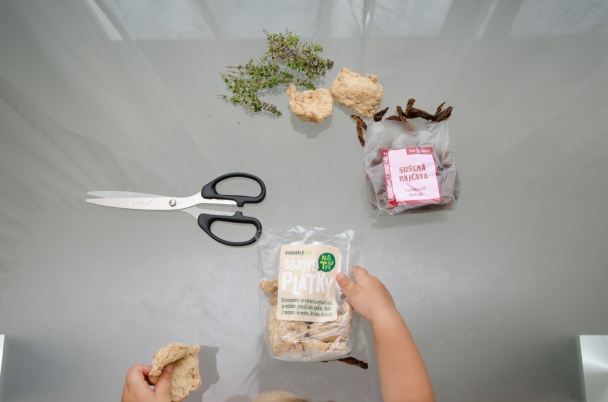 Sójové kúsky so sušenými paradajkami a s tymianom - obrázok 4