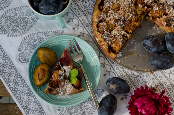 Slivkový koláč s posýpkou  - obrázok 5
