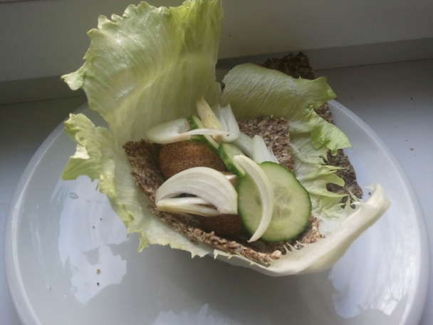 Avokádové guľôčky v ľanových krekroch s horčicovým dressingom - obrázok 4