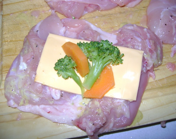 Vyprážaná plnená kuracinka so zemiakovým šalátom (fotorecept) - obrázok 1