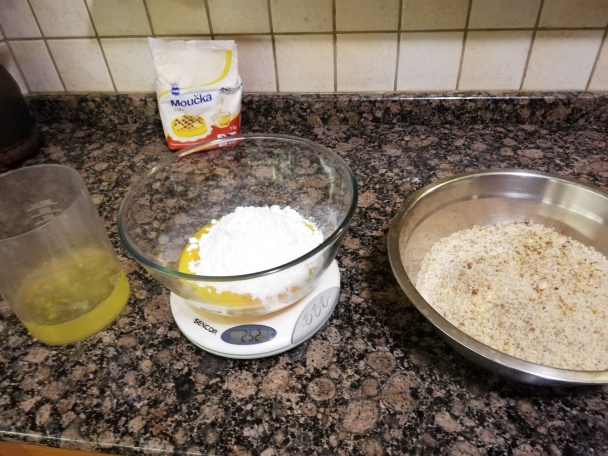 Vianočná orechová torta bez múky podľa veľmi starého receptu (fotorecept) - obrázok 1