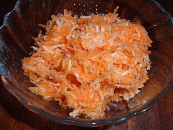 Mrkvovo - zelerový šalát s mandarinkami - obrázok 2