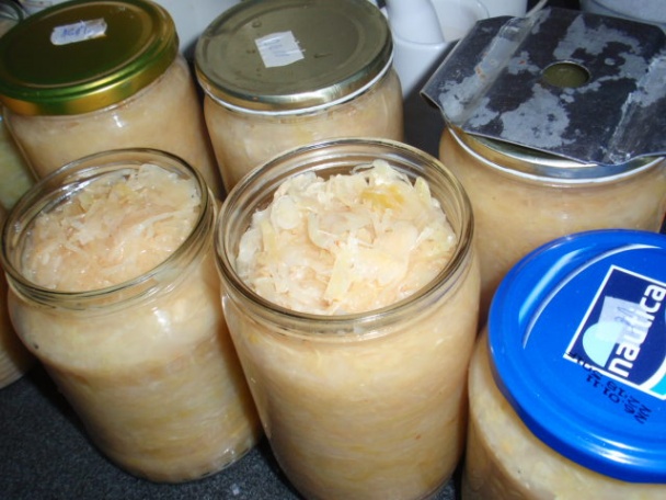 Kvasená kapusta - zaváraná - obrázok 3