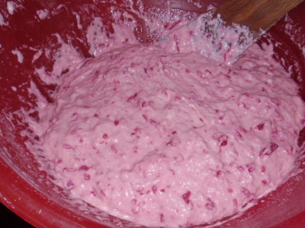 Cviklové halušky so syrovou omáčkou so špenátom - obrázok 1