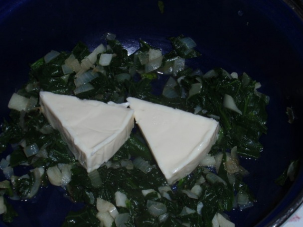 Cviklové halušky so syrovou omáčkou so špenátom - obrázok 6