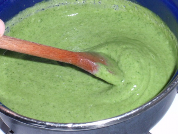 Cviklové halušky so syrovou omáčkou so špenátom - obrázok 10