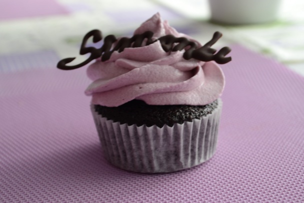 Malinové muffiny - cupcakes - obrázok 3