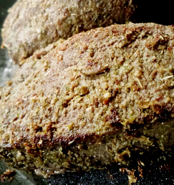 Steak z daniela s opekanými zemiakmi a cibuľovou omáčkou (fotorecept) - obrázok 4