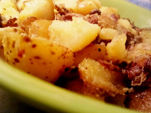 Steak z daniela s opekanými zemiakmi a cibuľovou omáčkou (fotorecept) - obrázok 6