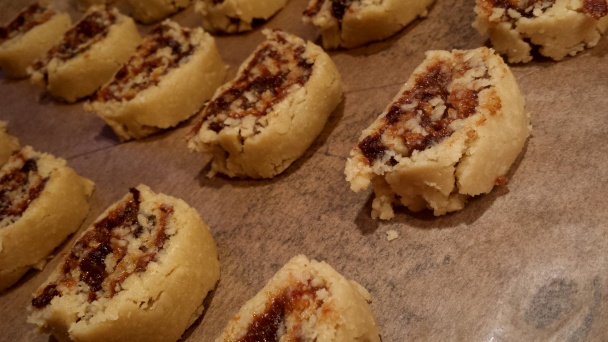 Slimáky z mandľového cesta s plnkou zo sušeného ovocia  (fotorecept) - obrázok 5