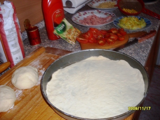 Pizza, zo všetkého trochu (fotorecept) - obrázok 2