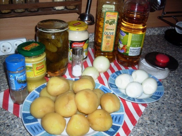 Hrubý zemiakový šalát, bugľačský -fotorecept - obrázok 1