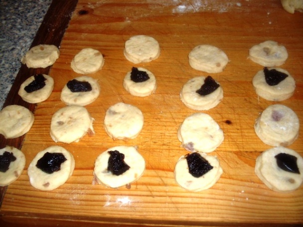 Oškvarkové pencle s lekvárom aj syrom (fotorecept) - obrázok 8